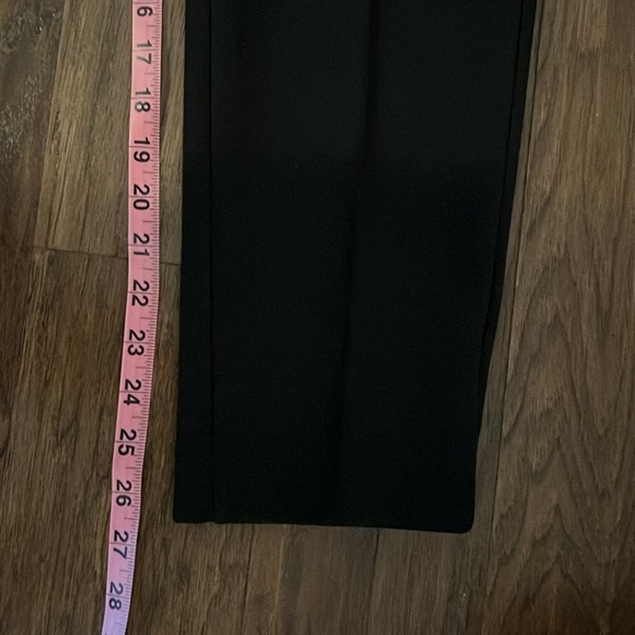 Ann Taylor- The Pintucked Ankle Pant in Double Knit - Picture 2 of 4